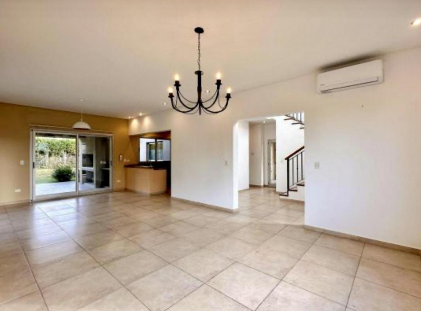 Casa en venta en Fincas de Iraola Dos