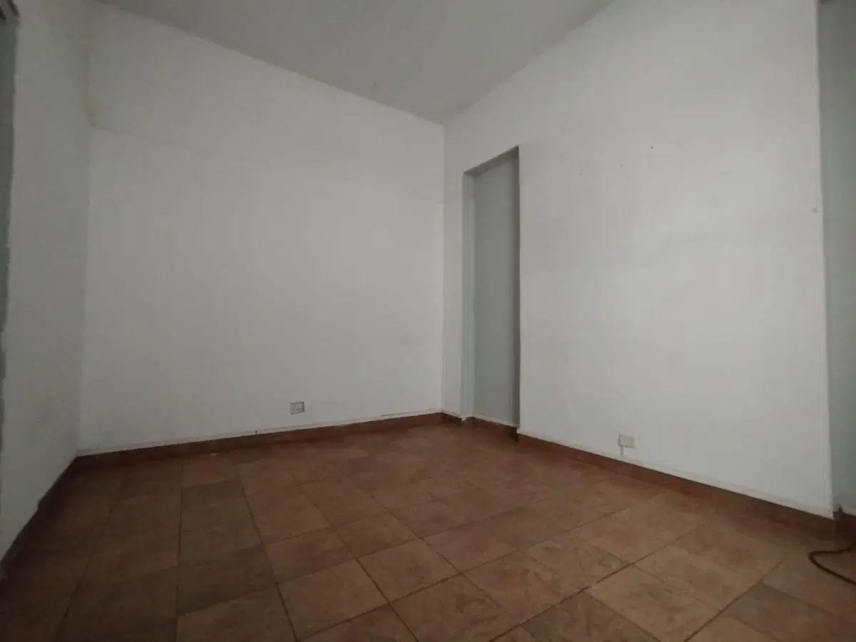 Alquiler PH con patio propio planta baja SIN expensas 5