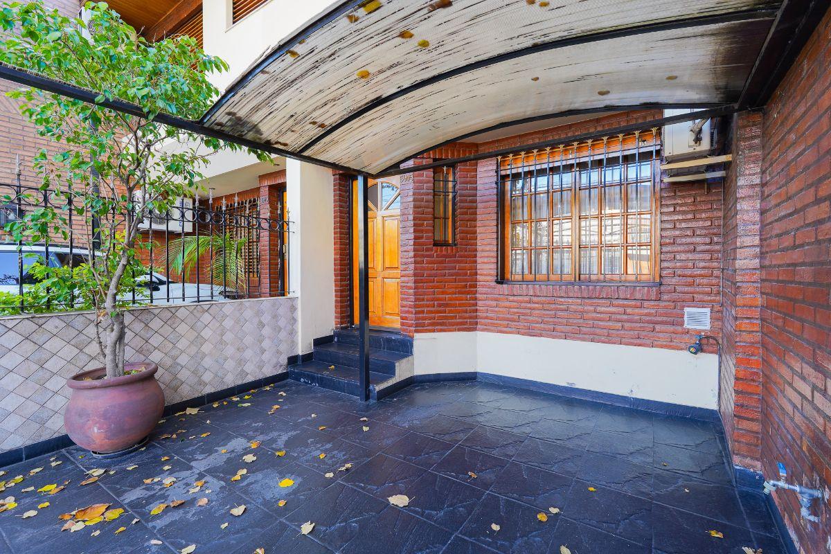 Foto de Triplex en Venta 4 ambientes Mataderos cochera y patio, imagen 1