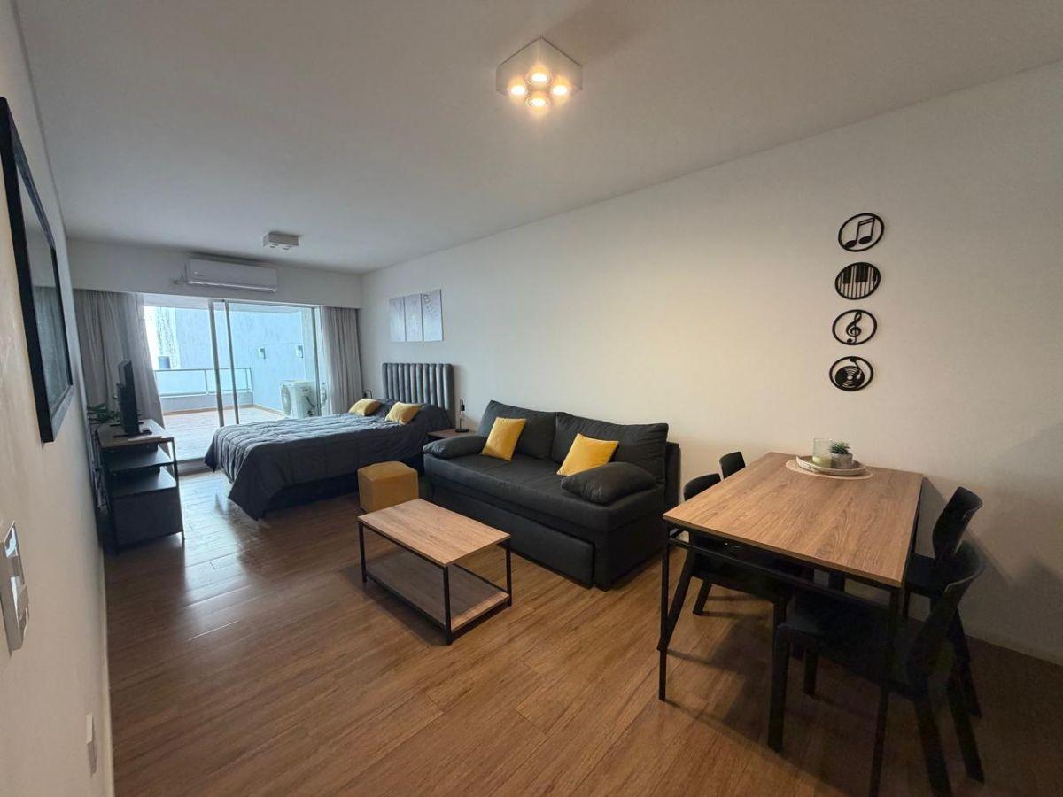 Foto de Hermosisimo monoambiente con terraza en zona Abasto frente a subte, imagen 1
