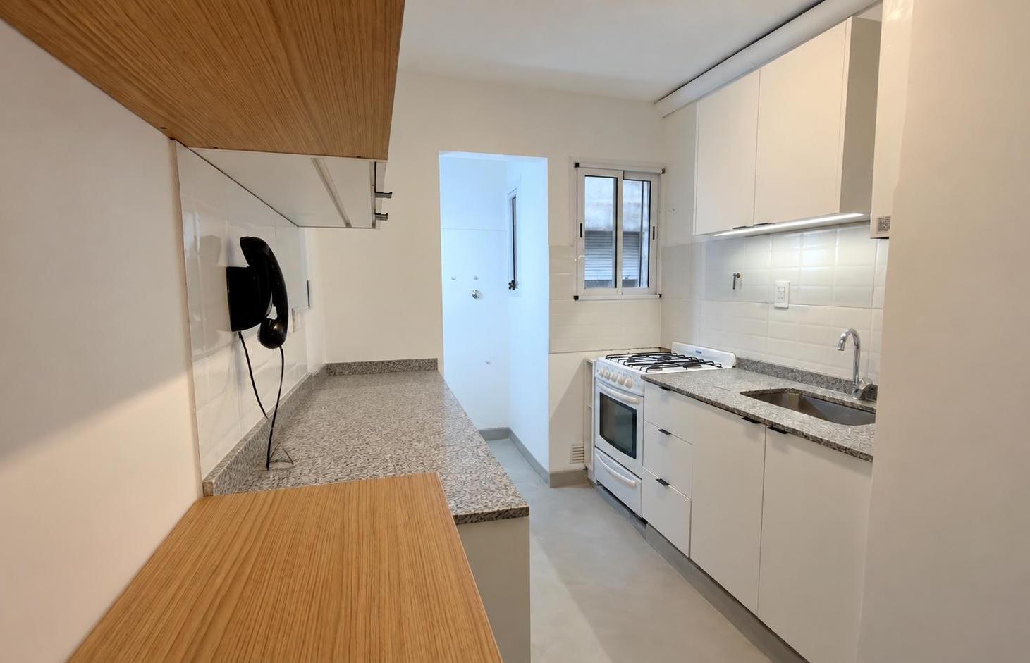Foto de Venta 3 ambientes sobre av La Plata, Caballito, imagen 5