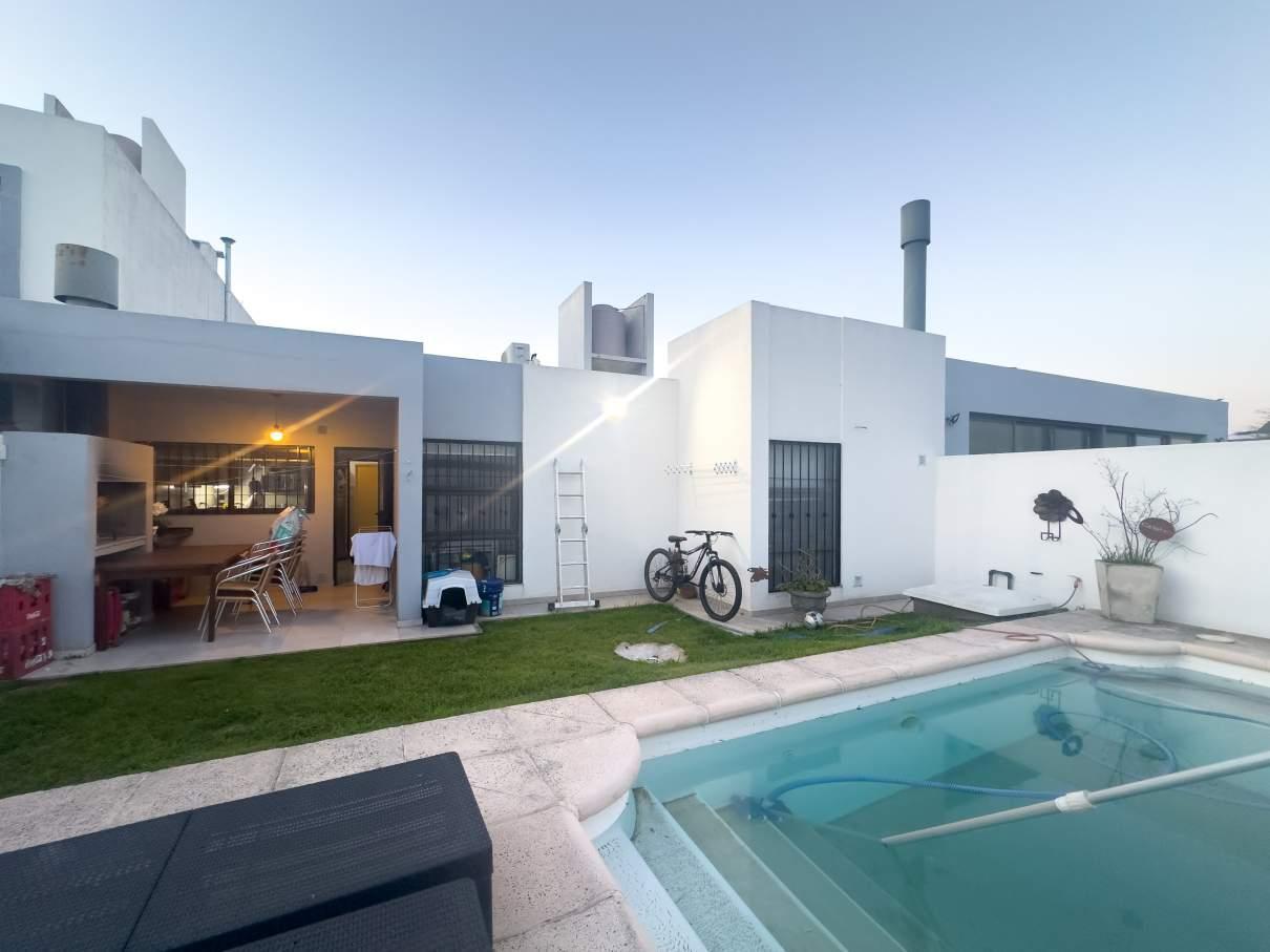 CASA VENTA 4 DORM MIRADORES DE MANANTIALES