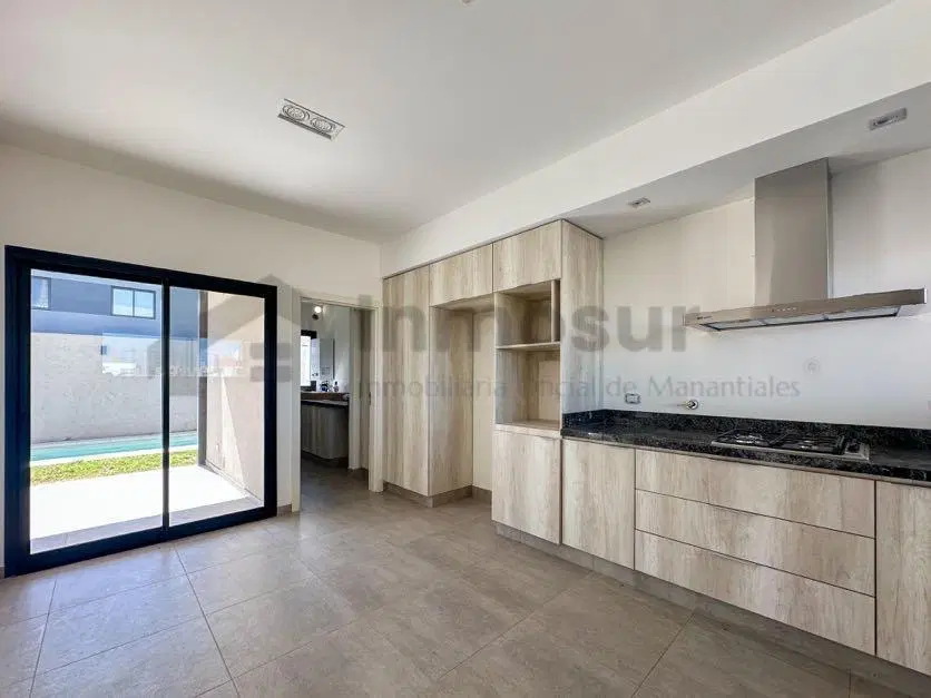 CASA EN VENTA RINCONES DE MANANTIALES 2