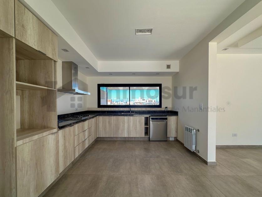 Foto de CASA EN VENTA RINCONES DE MANANTIALES, imagen 3