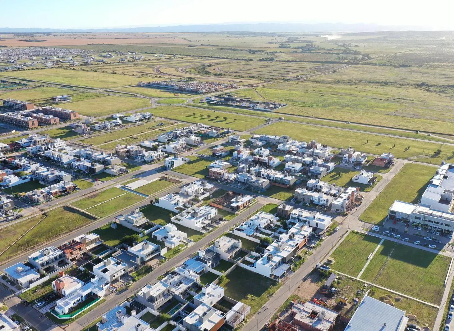 Lote 449 m2 Apto Duplex Fondo Norte Barrio Colinas de Manantiales 5