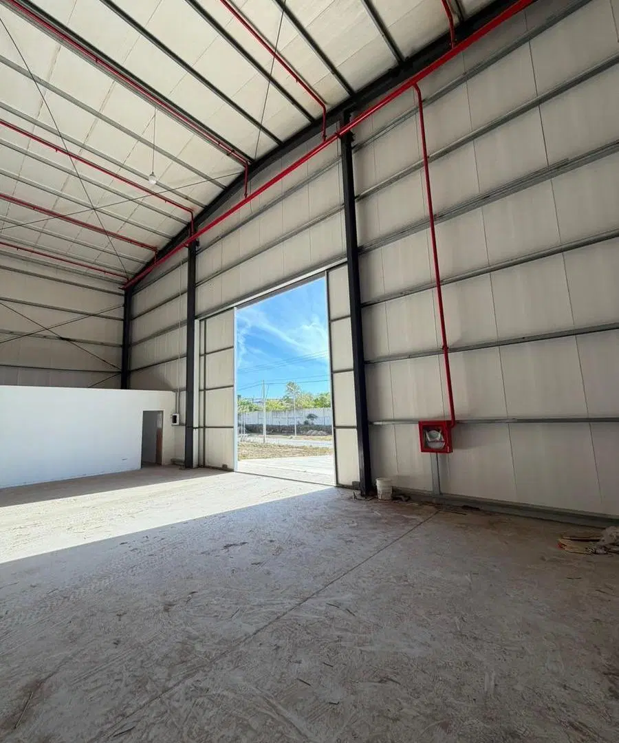 Nave Industrial 1500 m2 en Alquiler en Polo 52 2