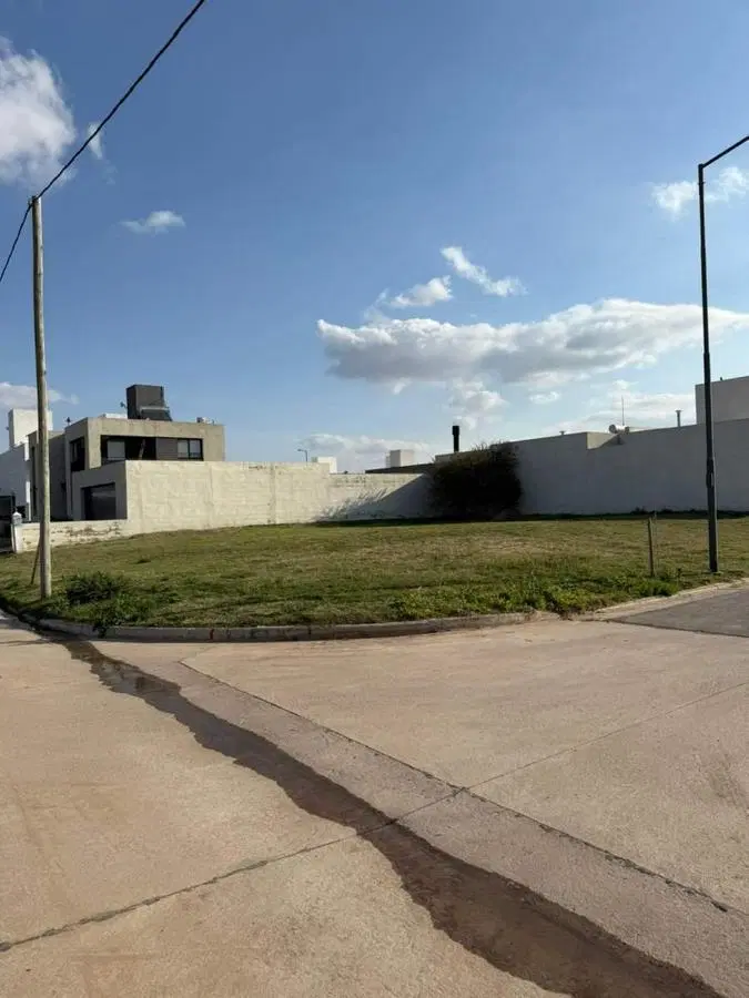 Lote RESIDENCIAL en Barrio Solares de Manantiales 2