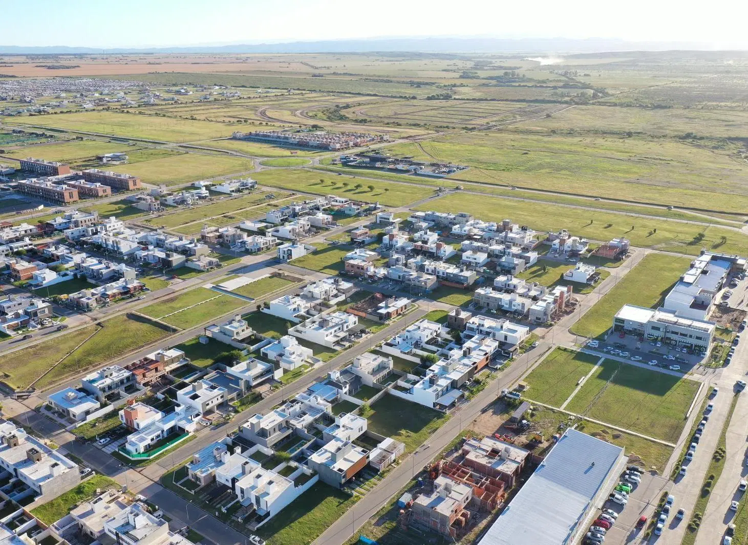 OPORTUNIDAD: Duplex 2 Dorm en Planta Baja Completo en Colinas de Manantiales 5