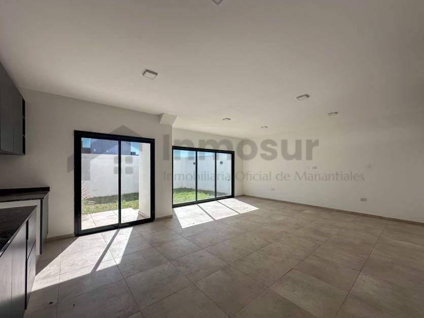 Foto de DUPLEX EN VENTA 3 DORM PRADOS DE MANANTIALES, imagen 1