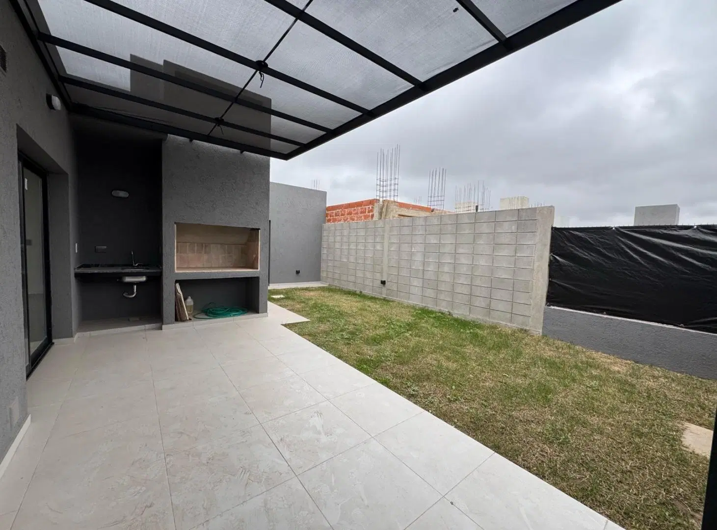 DUPLEX 2 DOR 2 BAÑOS EN COLINAS DE MANANTIALES 2