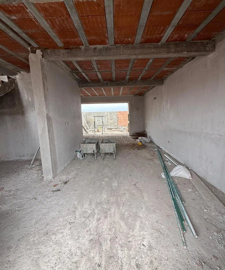 Amplio Dúplex de 3 dorm 3 baños en Abras de Manantiales 4