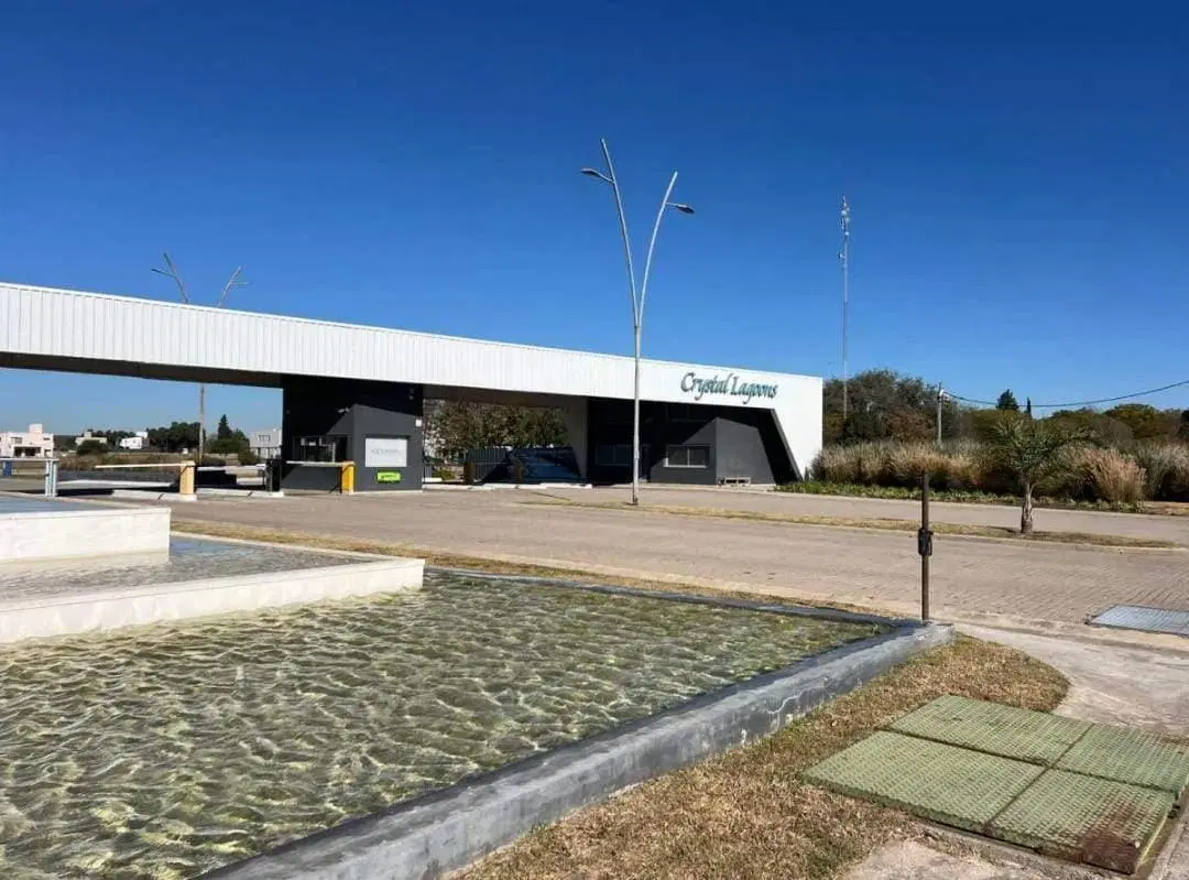 Lote central en Aqcuavista 5