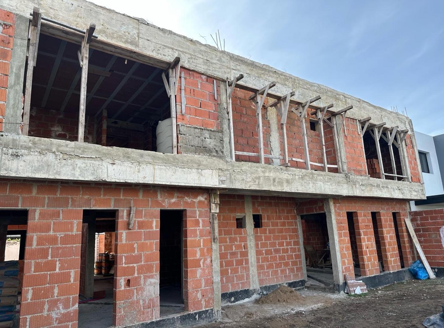 Dúplex Premium de 3 Dormitorios en Prados de Manantiales