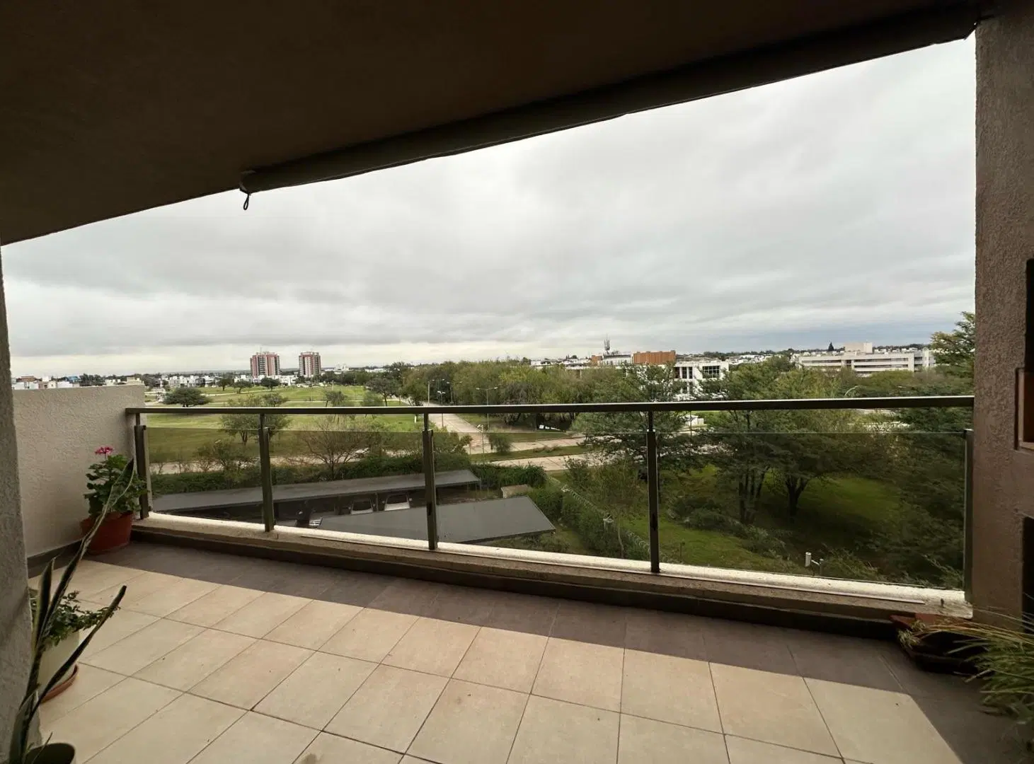 Departamento en Venta .2 Dorm. 2 Bañ. Cochera. Balcón. Amenities. Casonas de Manantiales 3