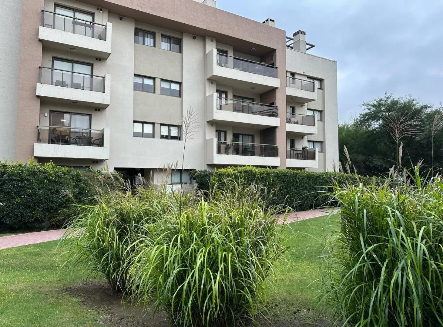 Departamento en Venta .2 Dorm. 2 Bañ. Cochera. Balcón. Amenities. Casonas de Manantiales 1