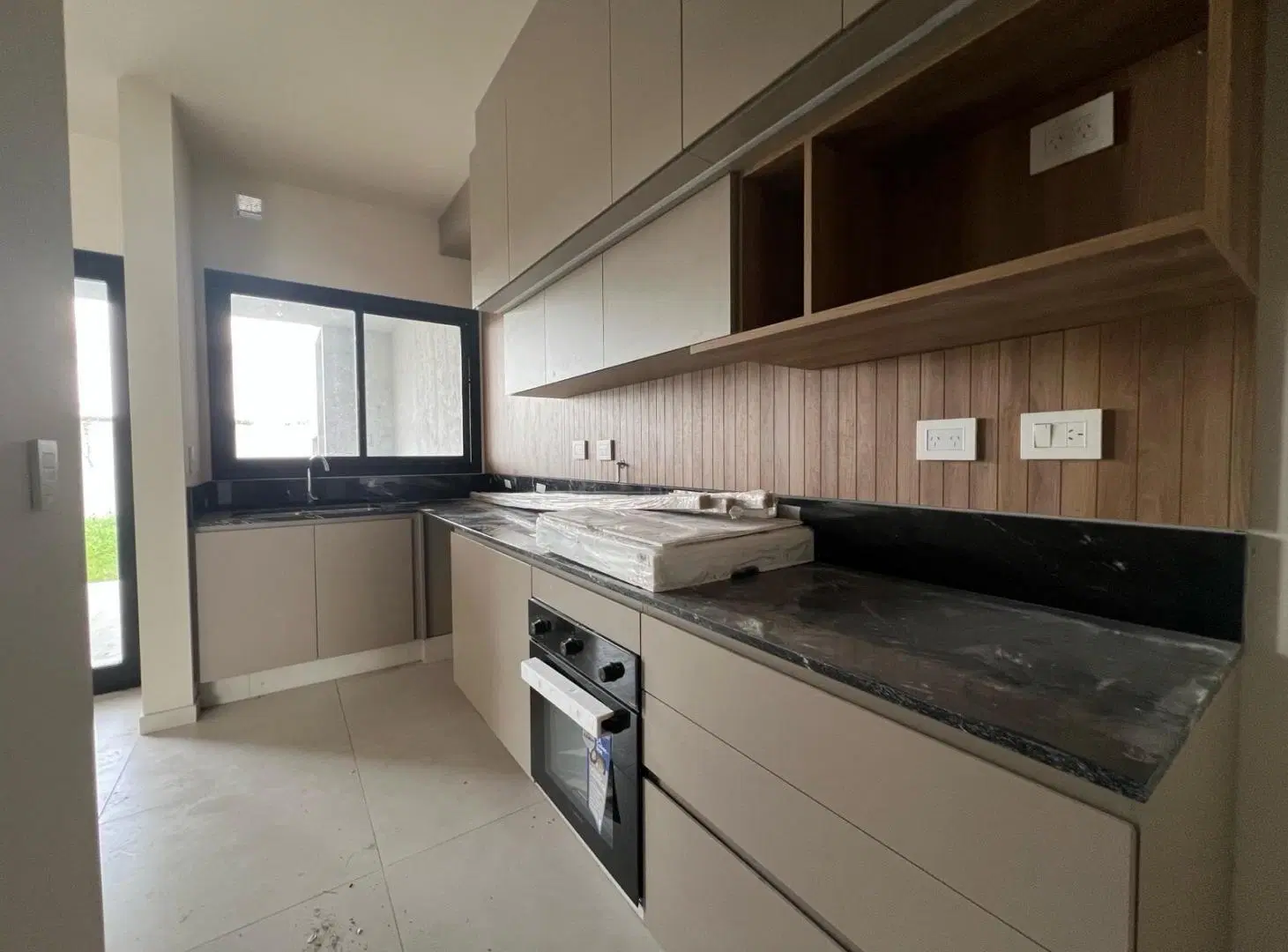 Chacra del norte II Duplex a estrenar, luminosa,3 dormitorios 4