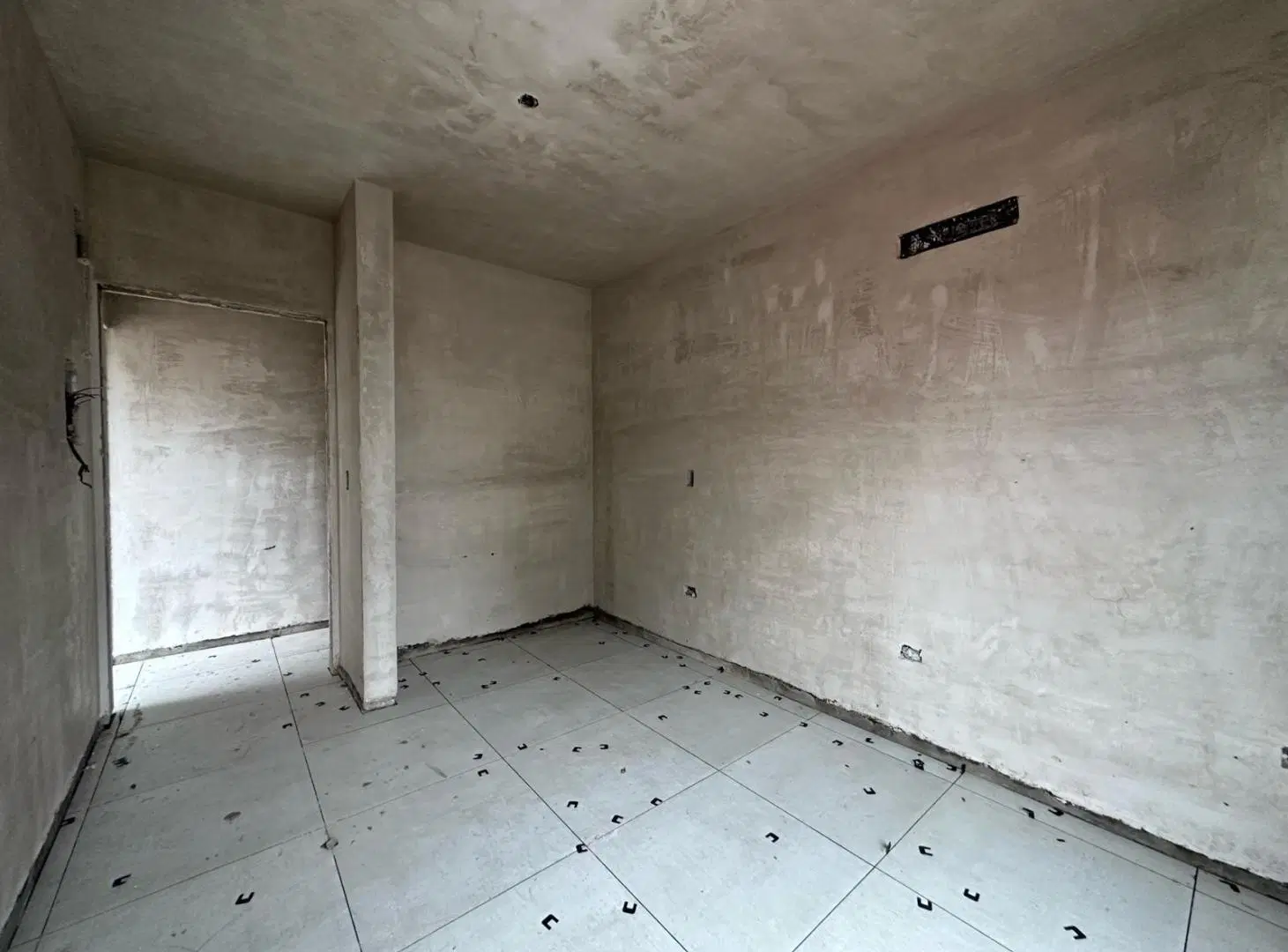 DÚPLEX EN VENTA 2 DORM 2 BAÑOS PLANTA BAJA DISTRITO SUR 8