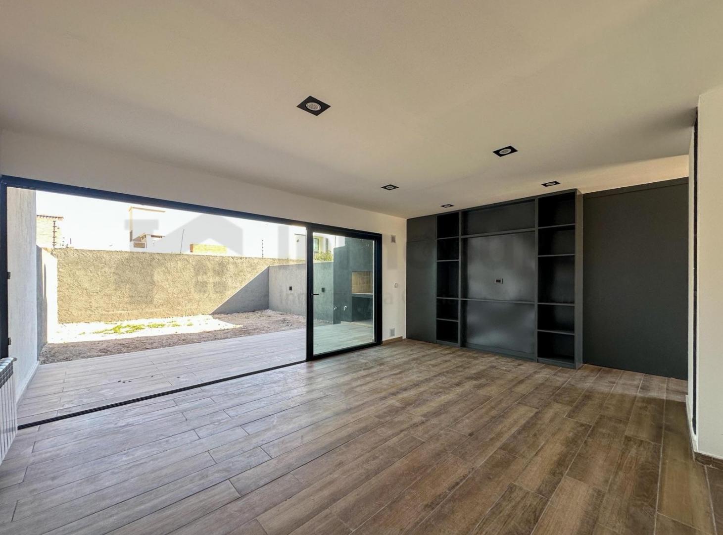 Foto de DUPLEX EN VENTA 3 DORM 3 BAÑOS PRADOS DE MANANTIALES, imagen 4