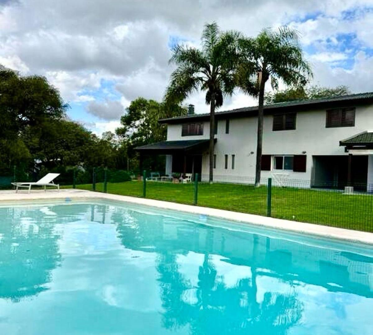 Foto de CASA EN VENTA 3 DORMITORIOS BARRIO LA CAROLINA, imagen 1
