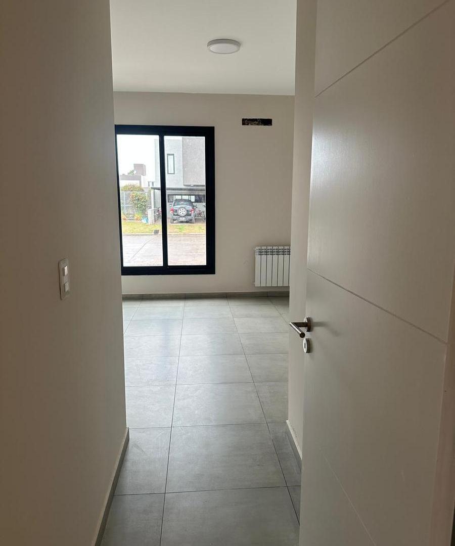 Foto de DUPLEX A ESTRENAR CATEGORIA - SAN IGNACIO VILLAGE- MANANTIALES II, imagen 3
