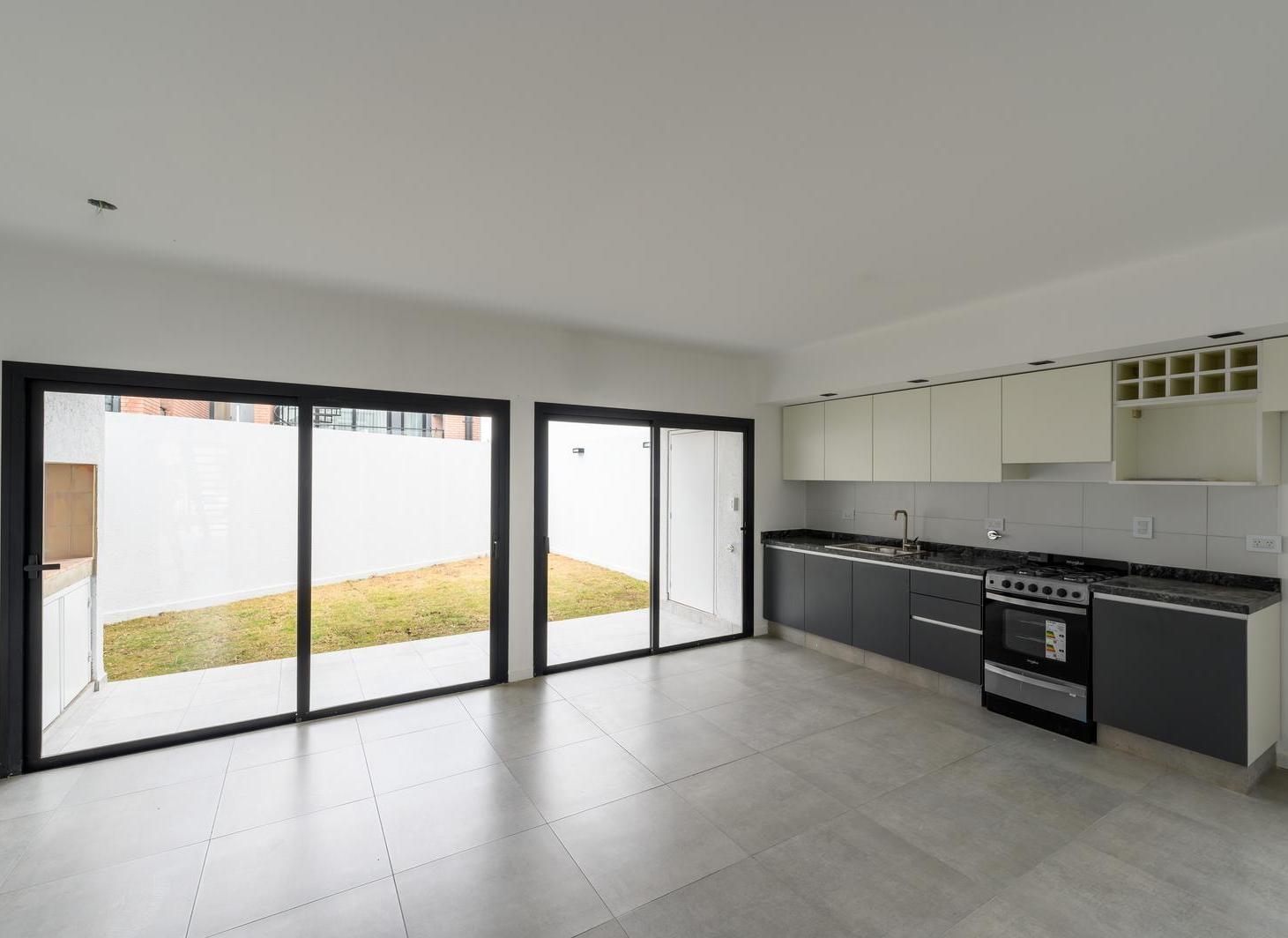 Foto de Venta de Cuadruplex, 2 dorm y 2 baños, en Costas de Manantiales!!!, imagen 2