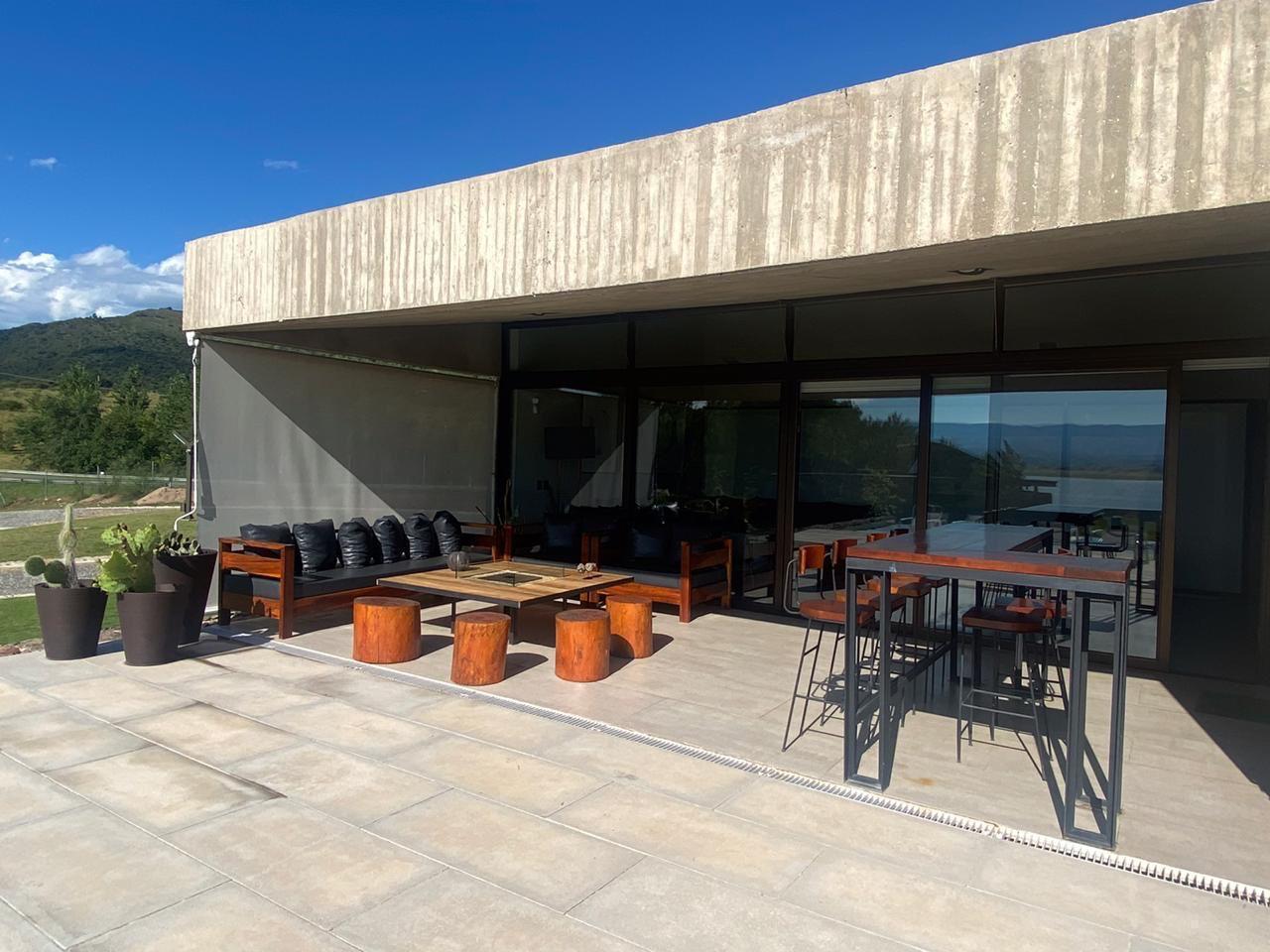 Foto de CASA DE CATEGORÍA EN MOLVENTO LAGO LOS MOLINOS, imagen 1