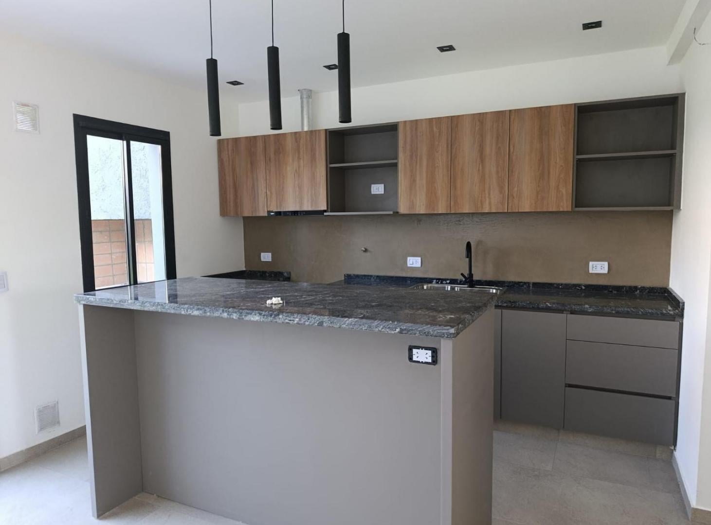 Foto de Venta de Duplex 3 dormitorios y 3 baños en Colinas de Manantiales, imagen 4