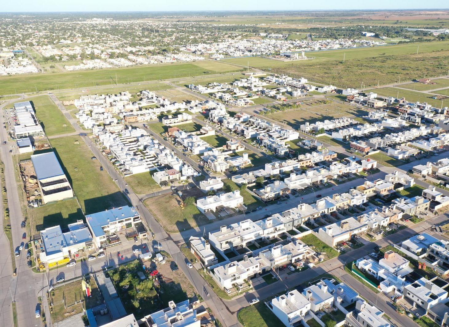 Foto de Lote en Venta en Brisas de Manantiales, imagen 3