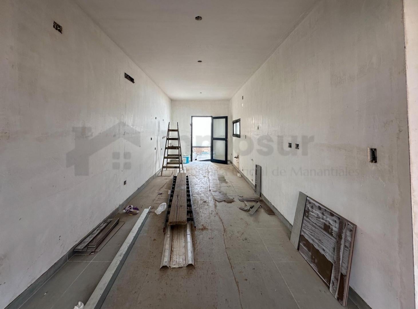 Foto de OPORTUNIDAD DUPLEX EN VENTA 2 DORM PLANTA BAJA PAMPAS DE MANANTIALES, imagen 1