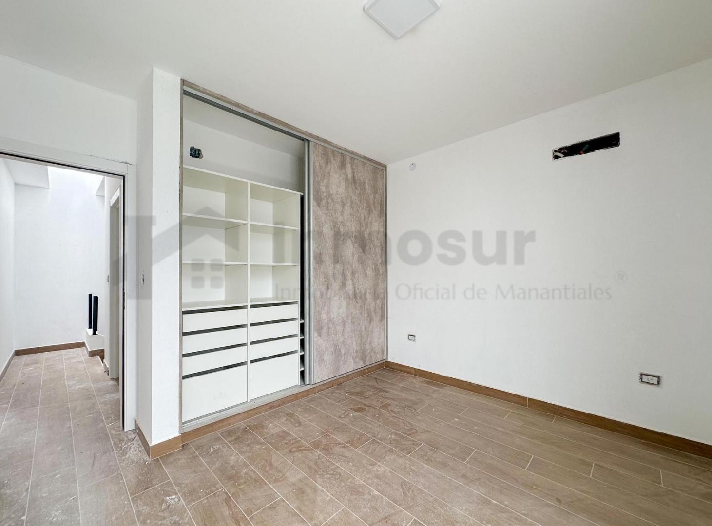 Foto de DÚPLEX EN VENTA 3 DORM COLINAS DE MANANTIALES LOTE 182M2, imagen 3