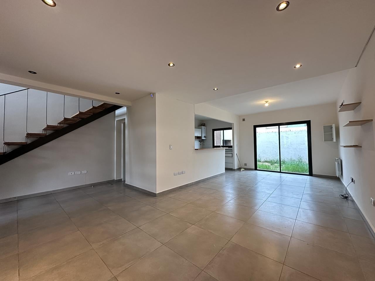 Foto de Oportunidad Duplex en Venta 3 dorm en Miradores de Manantiales I, imagen 3