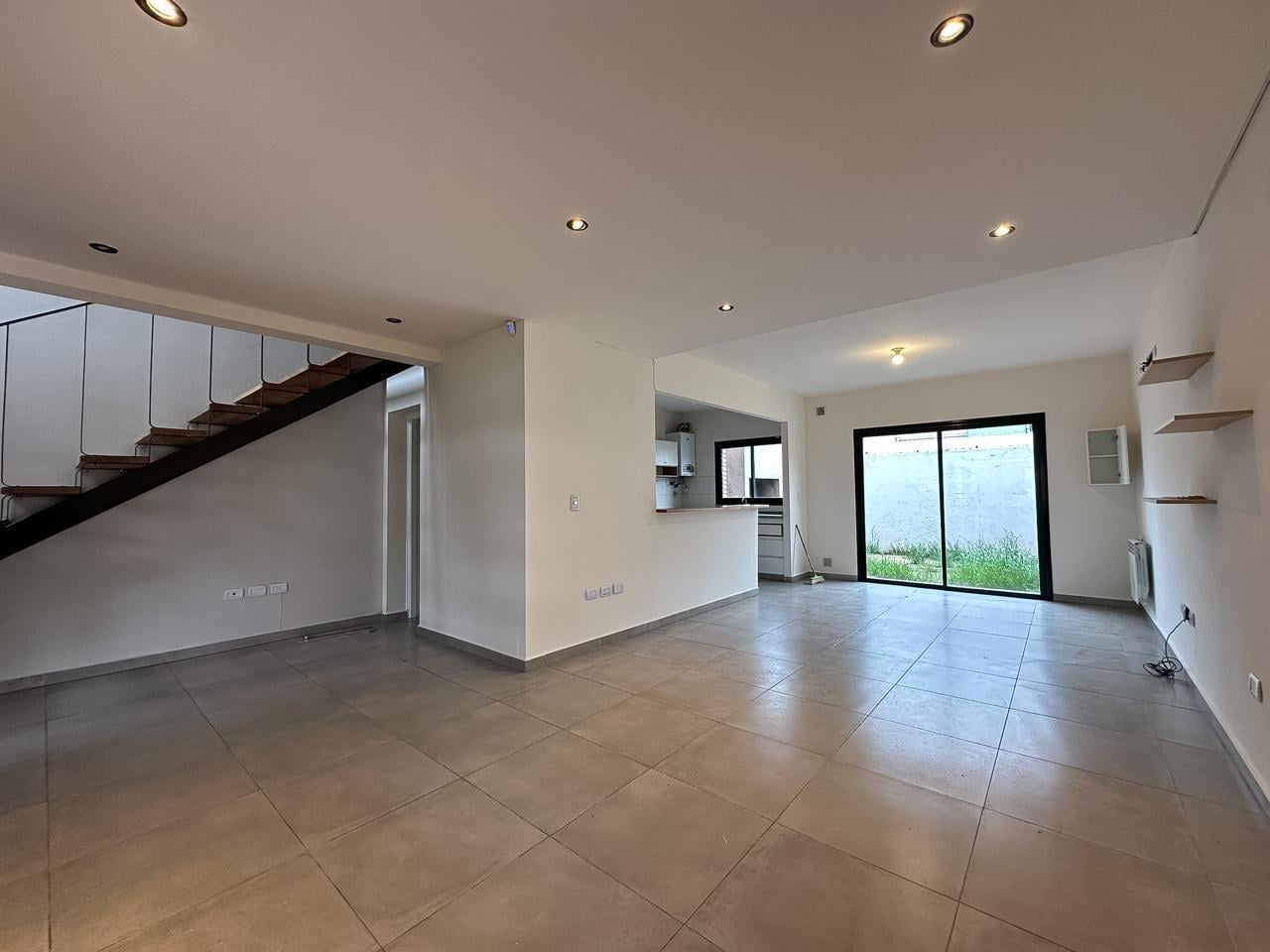 Foto de Oportunidad Duplex en Venta 3 dorm en Miradores de Manantiales I, imagen 1