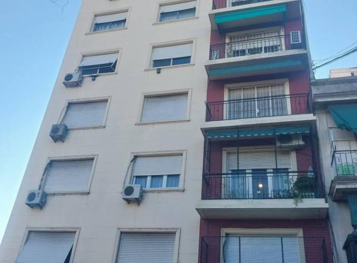 Caballito: Parque Rivadavia 2 ambientes con patio con expensas y ABL inluidos 1