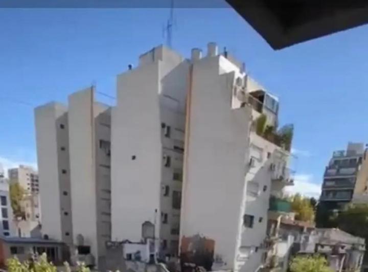Villa Crespo sempiso de 2 ambientes con balcon aterrazado 3