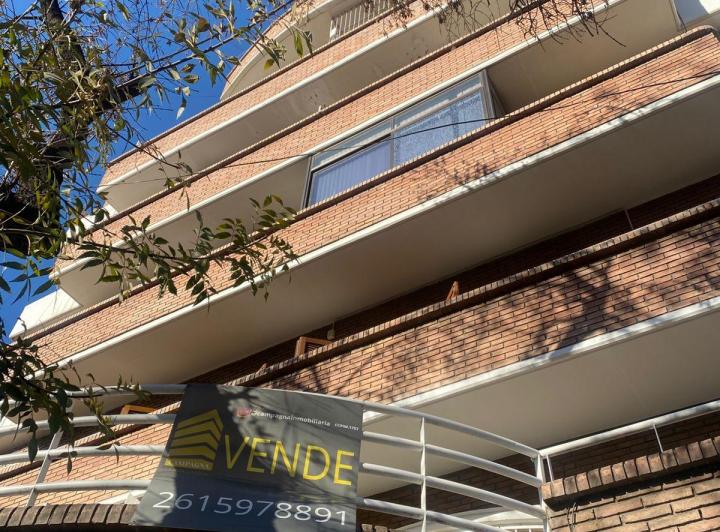 AMPLIO DEPARTAMENTO EN CALLE DON BOSCO! 3