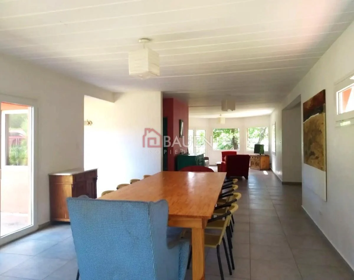 Amplia Casa con 3 Dorm. Rodeada de Bosque y Cercano a Laguna Rosales 4