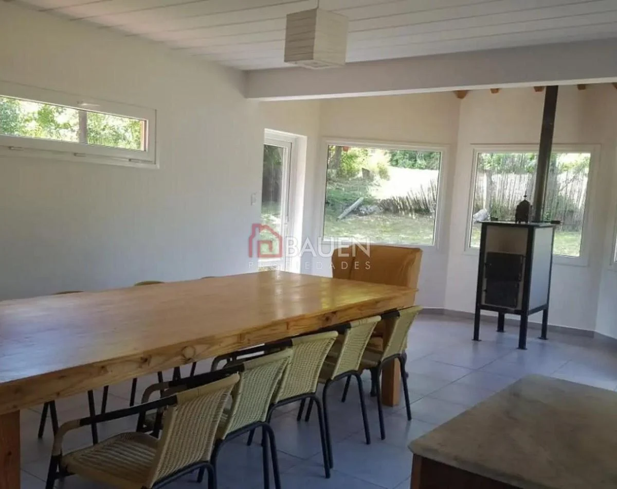 Amplia Casa con 3 Dorm. Rodeada de Bosque y Cercano a Laguna Rosales 1