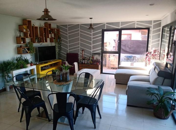 DESTACADA CASA EN VENTA EN BARRIO AMERICA 2