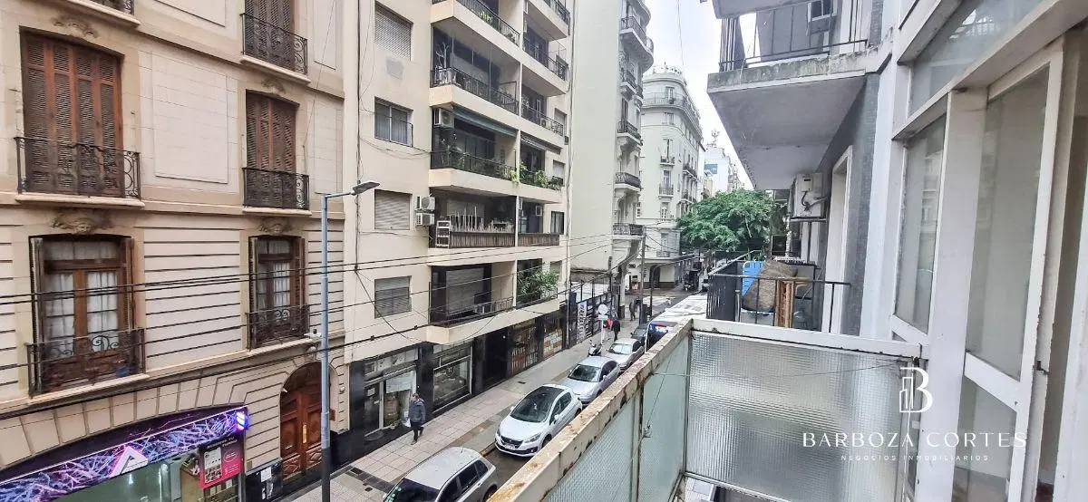 ¡Oportunidad a Reciclar a Tu Gusto! Depto de 3 Ambientes + Balcón - Retiro 3