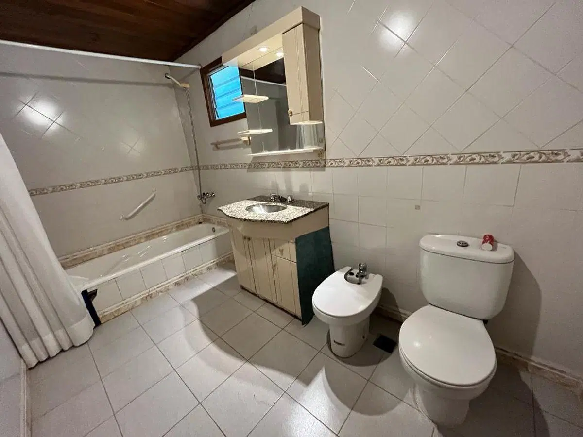 CASA EN ALQUILER EN HOUSING 2