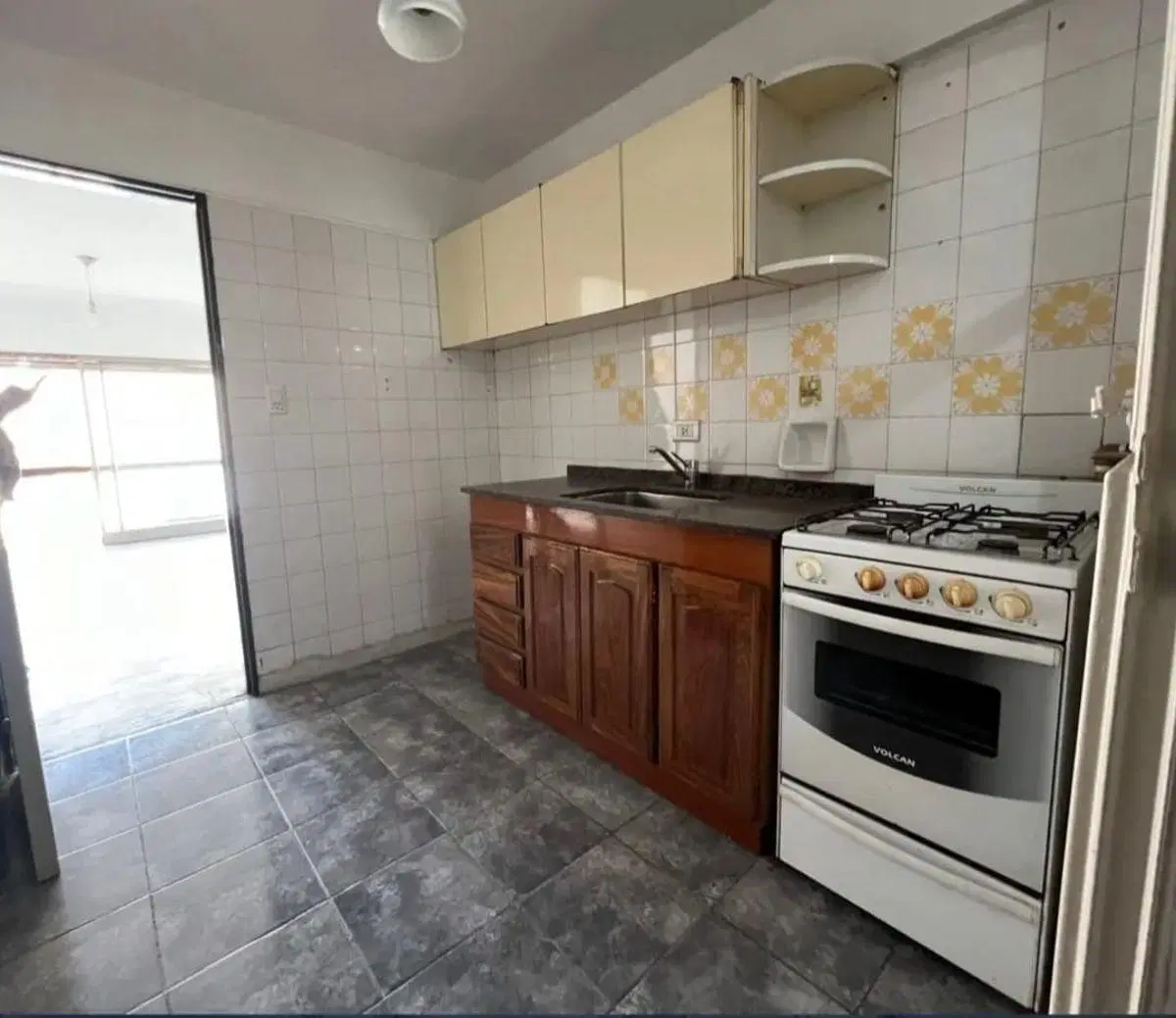 ALQUILO DPTO 2 HABITACIONES ALBERDI 4