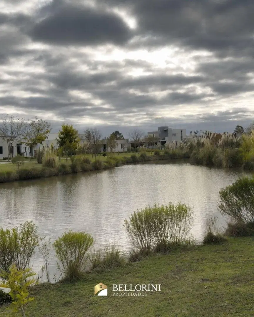 Casa a Estrenar Frente a Laguna en San Ramón – Pilar del Este | 3 Dormitorios | una planta 5