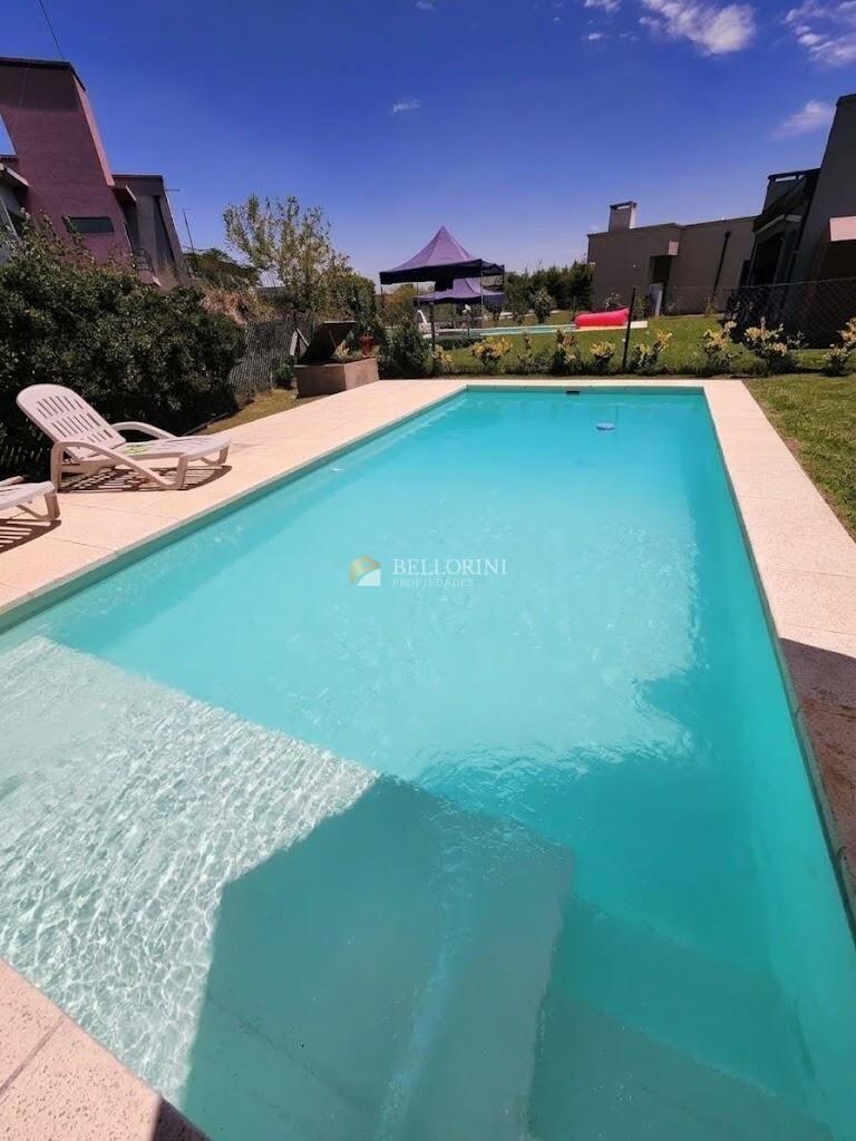 Foto de Alquiler Temporal - Hermosa casa en San Ramiro - Pilar del Este, imagen 1