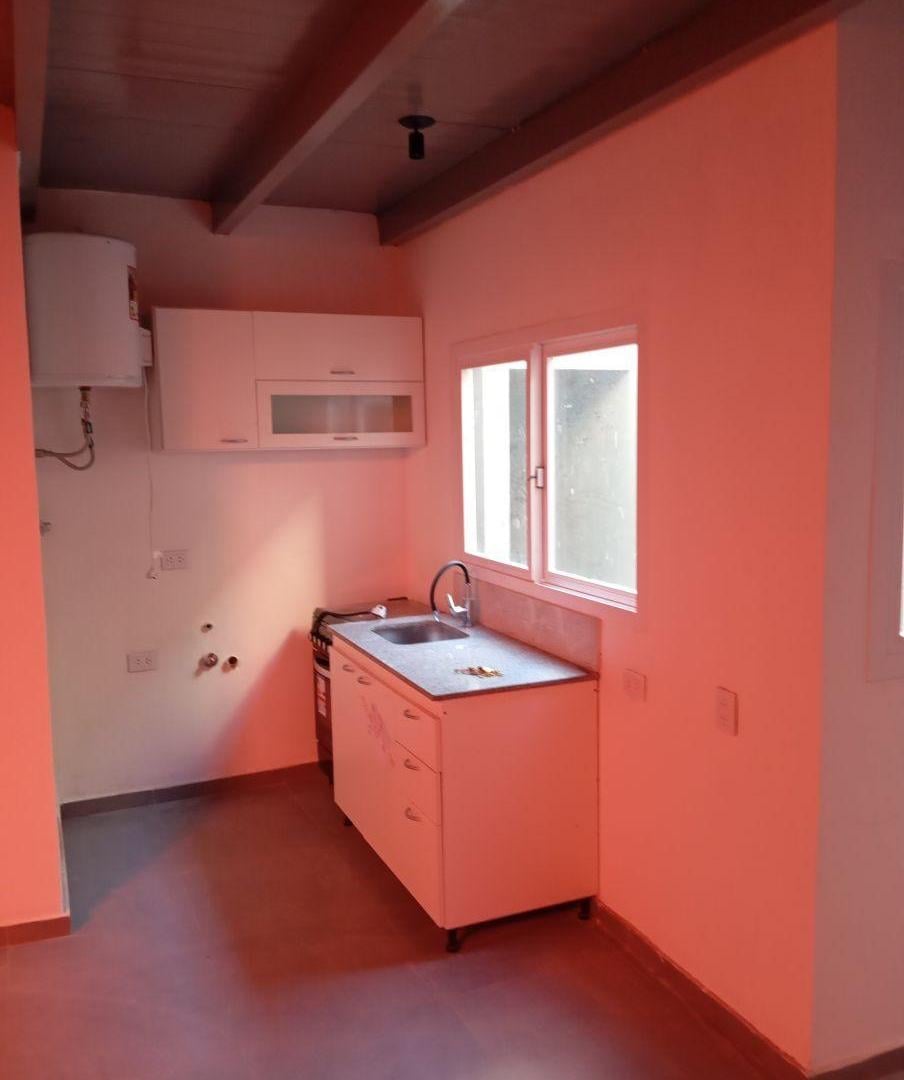 Foto de PH de 55 m2 con 1 dormitorio en alquiler en Haedo, imagen 1