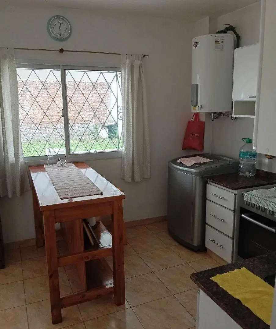 Alquiler casa en Haedo con cochera 1