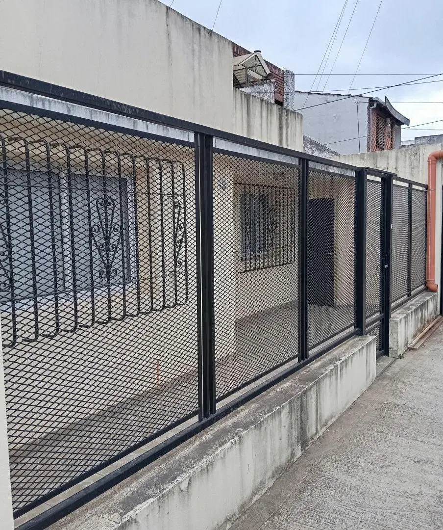 Alquiler casa en Haedo con cochera 2