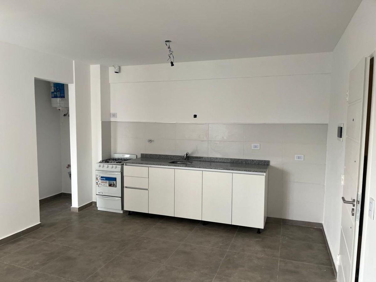 Foto de Departamento de 40 m² de 1 dormitorio en alquiler en Villa Luzuriaga, imagen 1