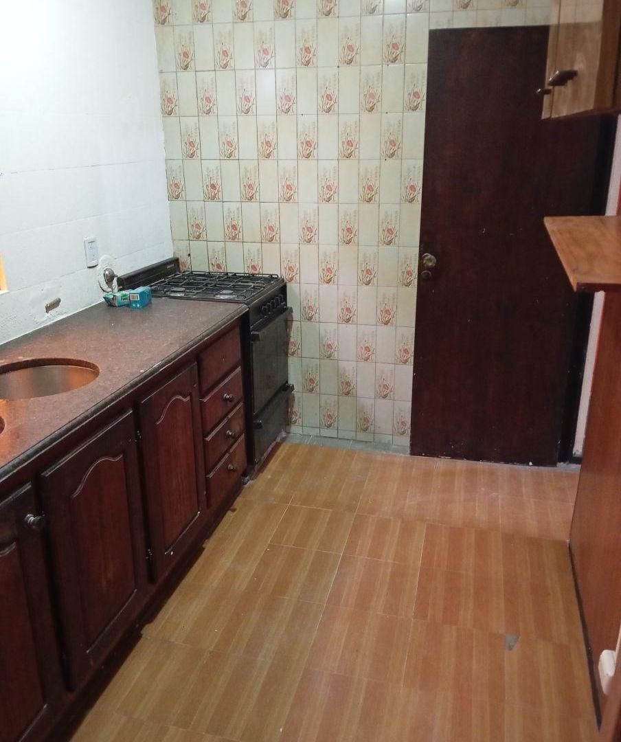 Foto de Departamento de 55 m² con 3 dormitorios en alquiler en Haedo, imagen 1