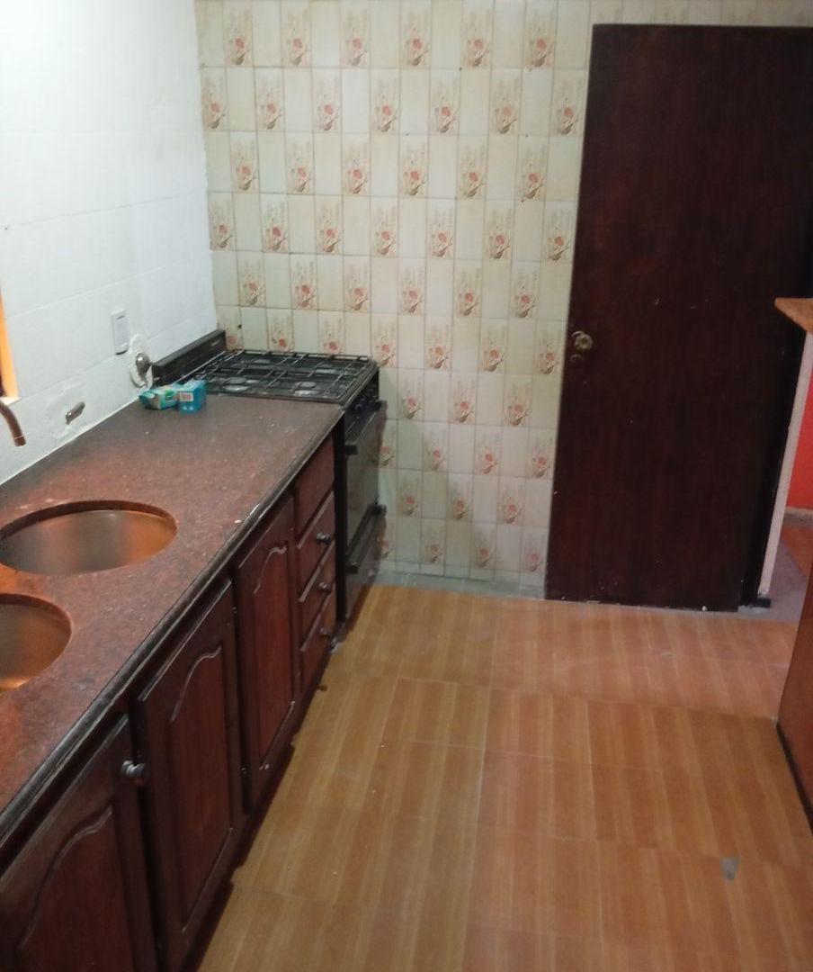 Foto de Departamento de 55 m² con 3 dormitorios en alquiler en Haedo, imagen 5