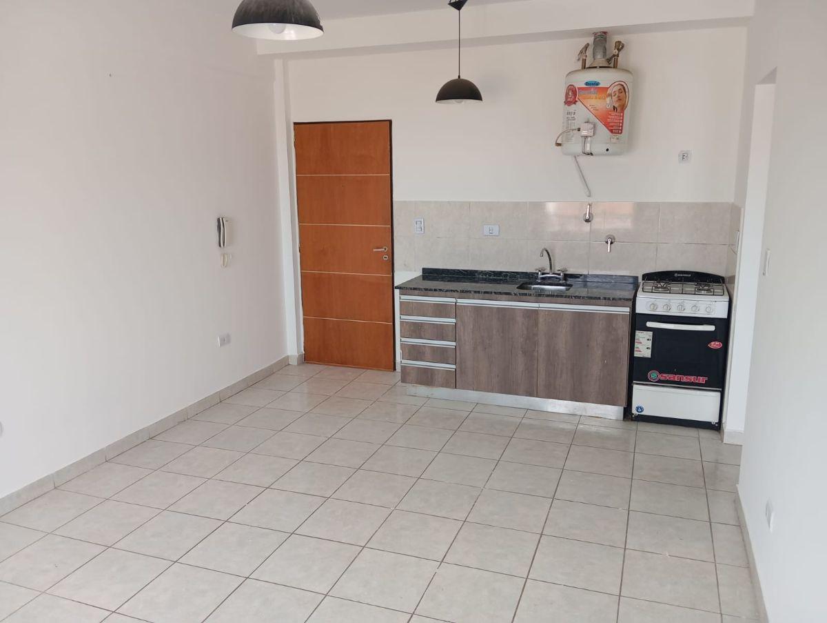 Foto de Departamento de 38 m² con 1 dormitorio en alquiler en Villa Luzuriaga, imagen 2